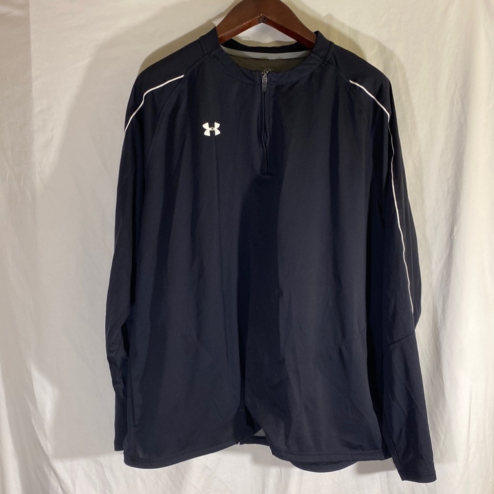 Under Armour Mens zip up top size XL.